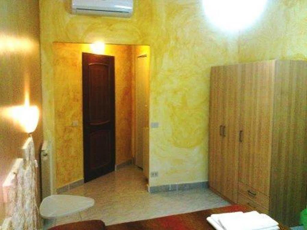 Gigi Holiday Rooms Rzym Zewnętrze zdjęcie