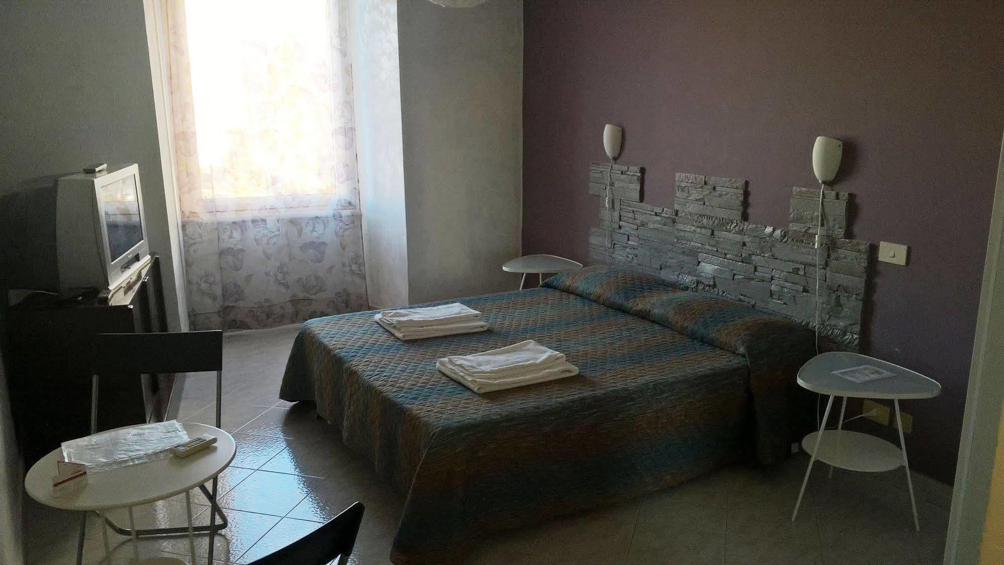 Gigi Holiday Rooms Rzym Zewnętrze zdjęcie
