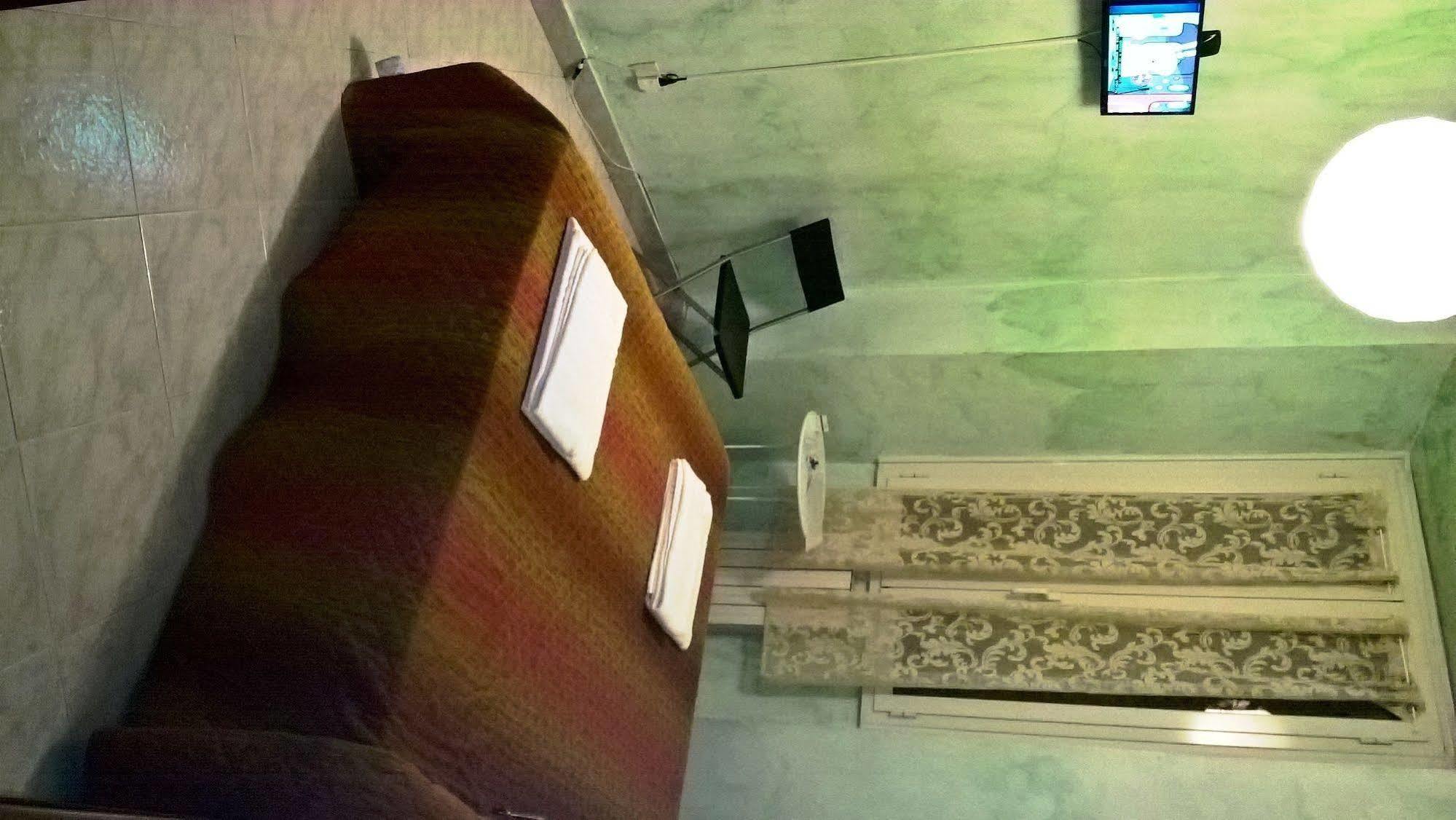 Gigi Holiday Rooms Rzym Zewnętrze zdjęcie