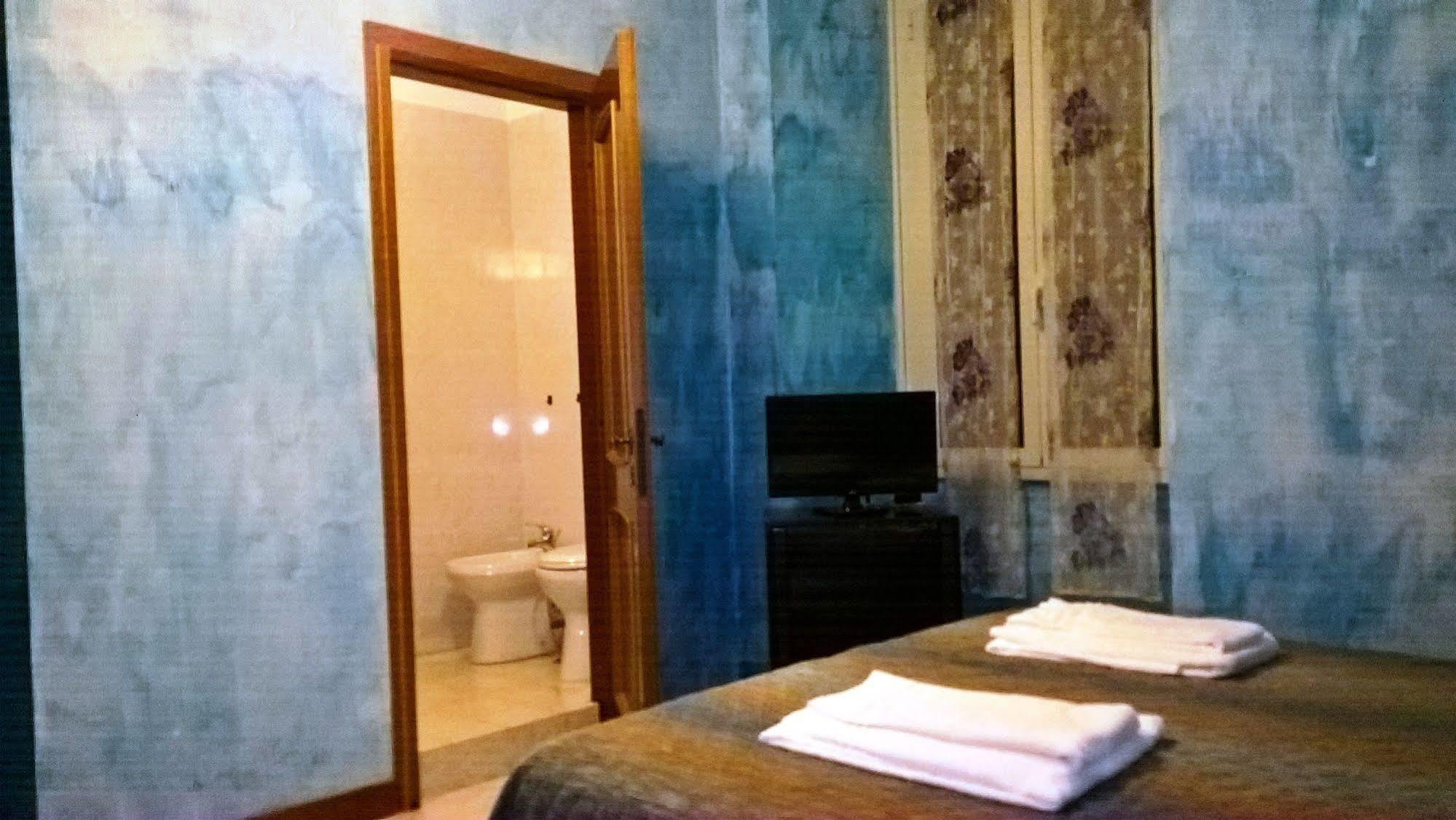 Gigi Holiday Rooms Rzym Zewnętrze zdjęcie